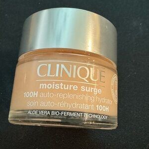 Clinique moisture surge 100H auto replenishing hydrator face moisturizer